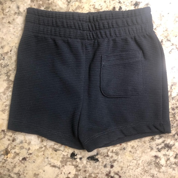 NWT - Baby Boys Outfit (shirt and 2 shorts) - 3-6 months - Picture 10 of 12